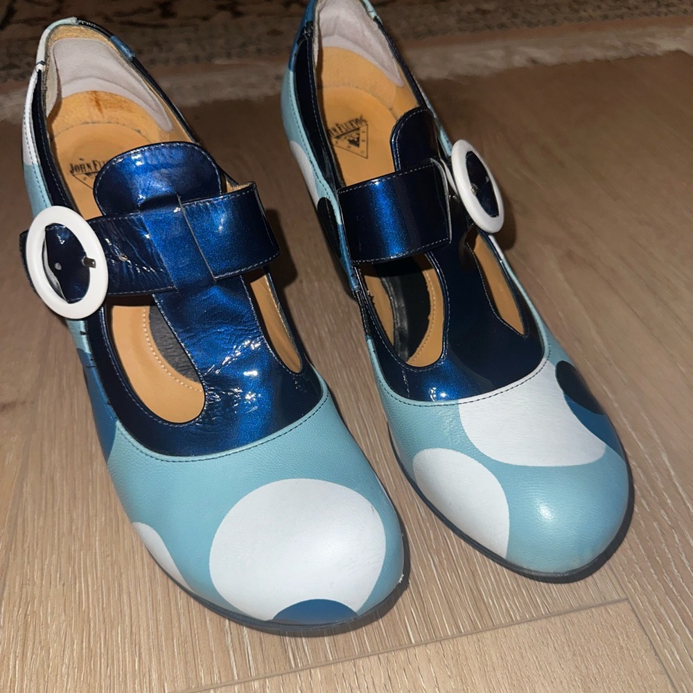 John Fluevog Arbus Views - bubbles Blue sky